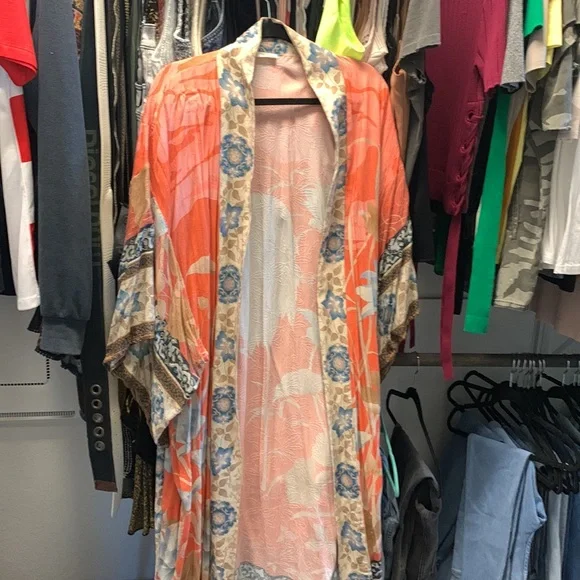 Gently used Spell Cherry blossom robe - s/m - Picture 3 of 6